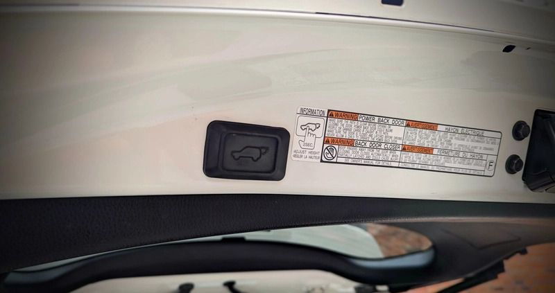 Toyota RAV4 cena 119900 przebieg: 59000, rok produkcji 2018 z Poznań małe 172